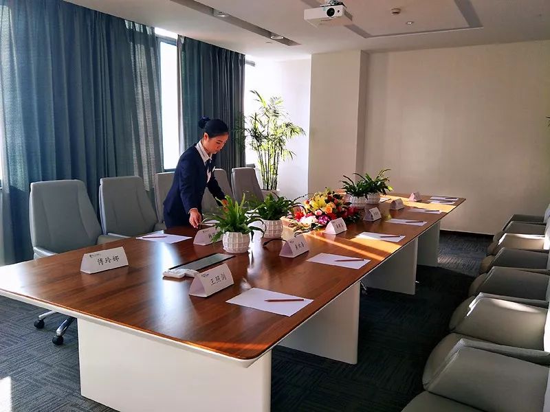 高性價(jià)比會議輕松搭 酒店會場精選及時(shí)尚服務(wù)現(xiàn)場實(shí)錄